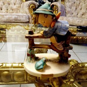 PORCELAIN HUMMEL PIECE MADE IN 1940, 200/1 IT'S CALL RETREAT TO SAFETY.